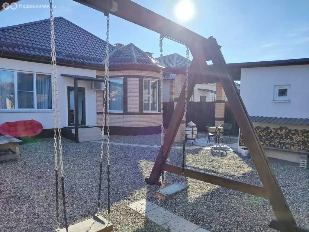 Дом в Ессентуки, улица Георгиевских Кавалеров (130 м) - Фото 1