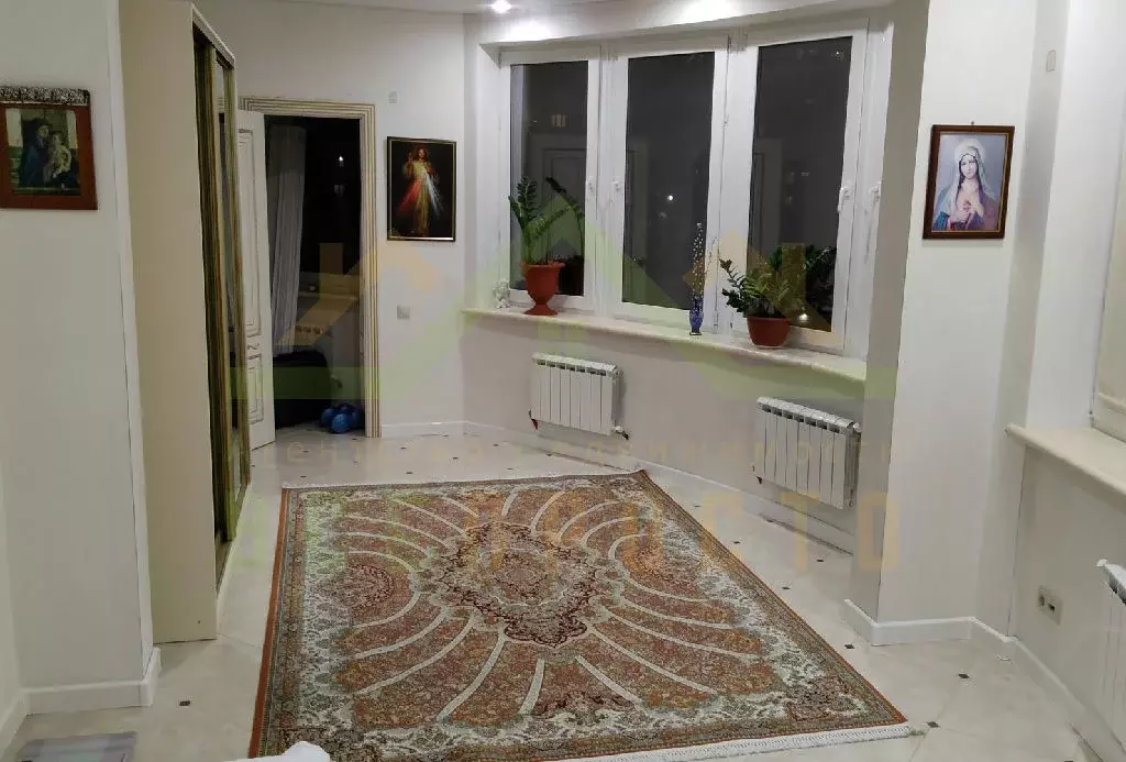 Продается 3-комнатная квартира - Фото 1