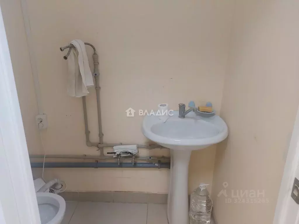 Помещение свободного назначения в Коми, Сыктывкар ул. Малышева, 23 ... - Фото 2