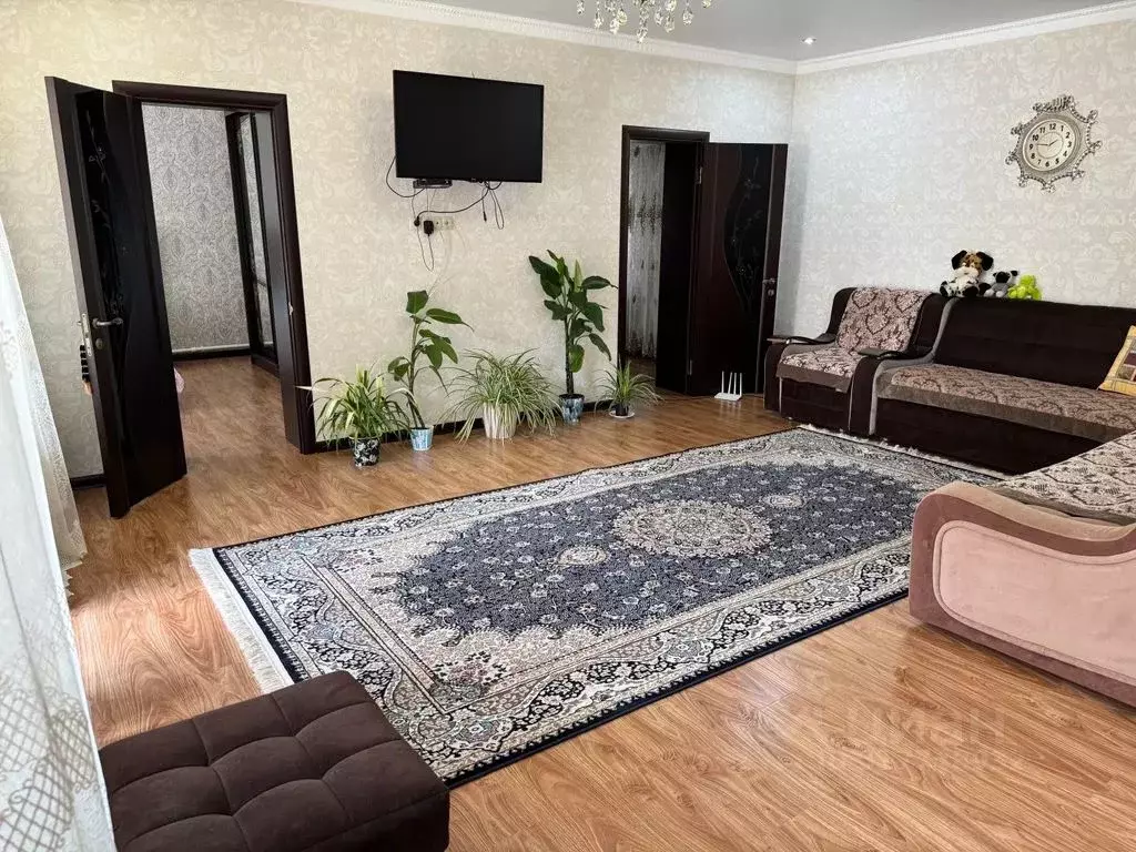 Дом в Дагестан, Избербаш Октябрьская ул., 158 (100 м) - Фото 0