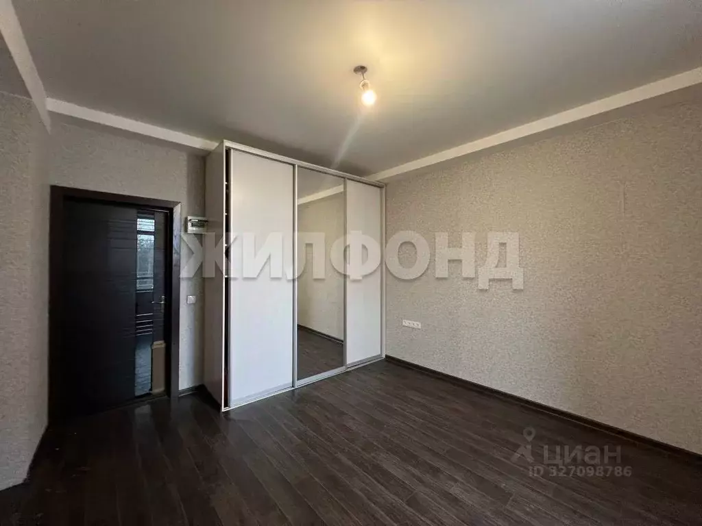 Комната Новосибирская область, Новосибирск ул. Пархоменко, 8 (17.3 м) - Фото 1