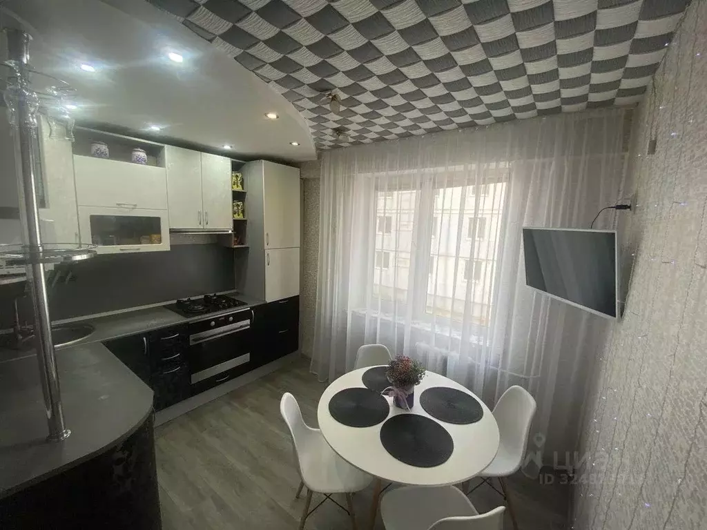 2-к кв. Пермский край, Березники ул. Льва Толстого, 5В (64.3 м) - Фото 1