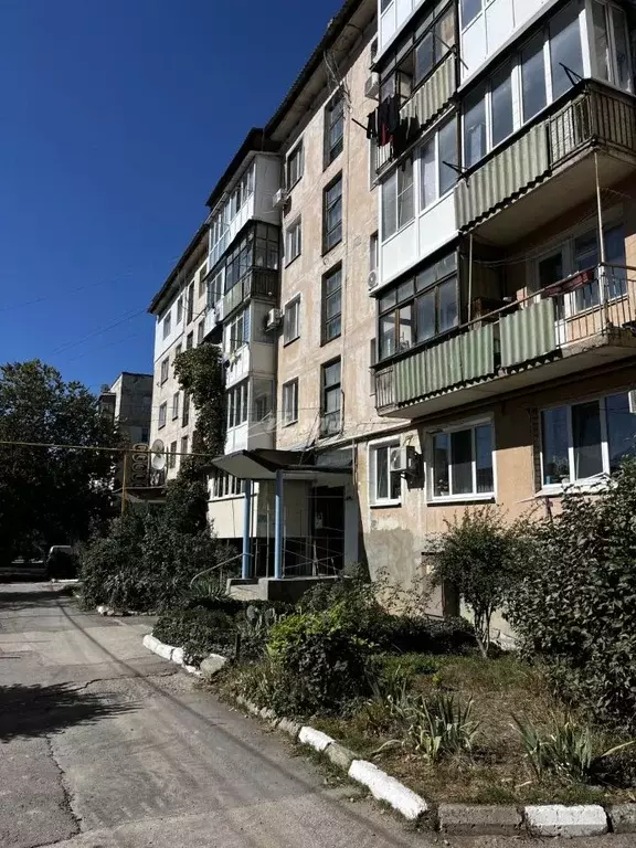 3-к кв. Крым, Симферополь ул. Дорожная, 9 (58.7 м) - Фото 0