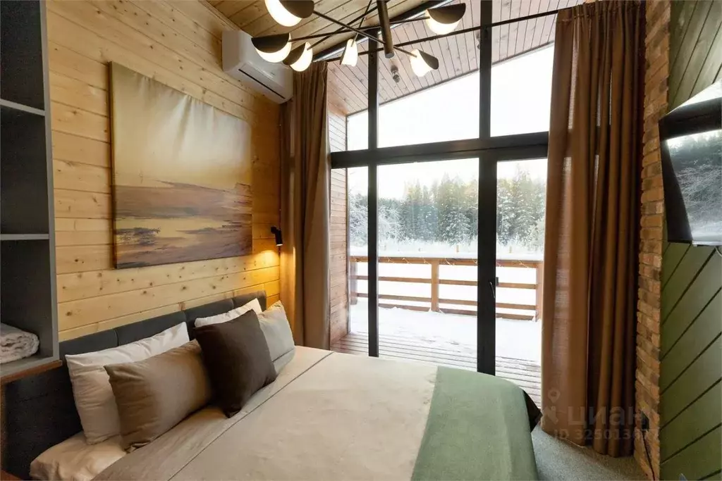 Дом в Свердловская область, Верхотурье ул. Карла Маркса, 76 (50 м) - Фото 1