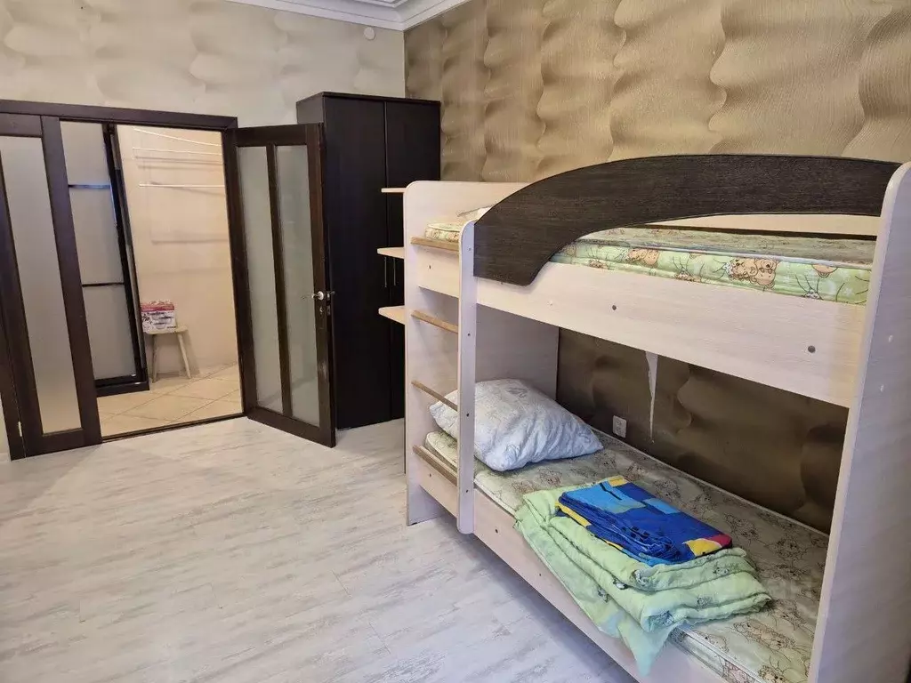 2-к кв. Свердловская область, Екатеринбург ул. Благодатская, 61 (65.0 ... - Фото 2