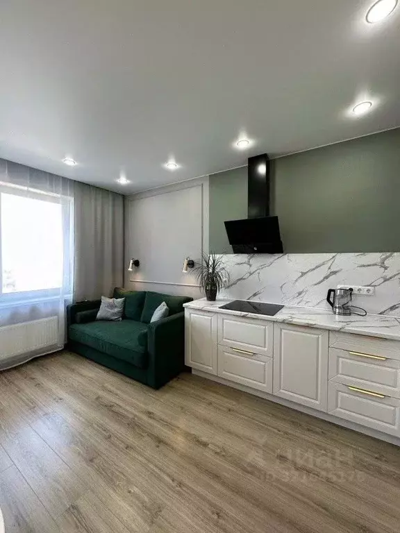 2-к кв. Свердловская область, Екатеринбург ул. Азина, 25 (65.9 м) - Фото 0