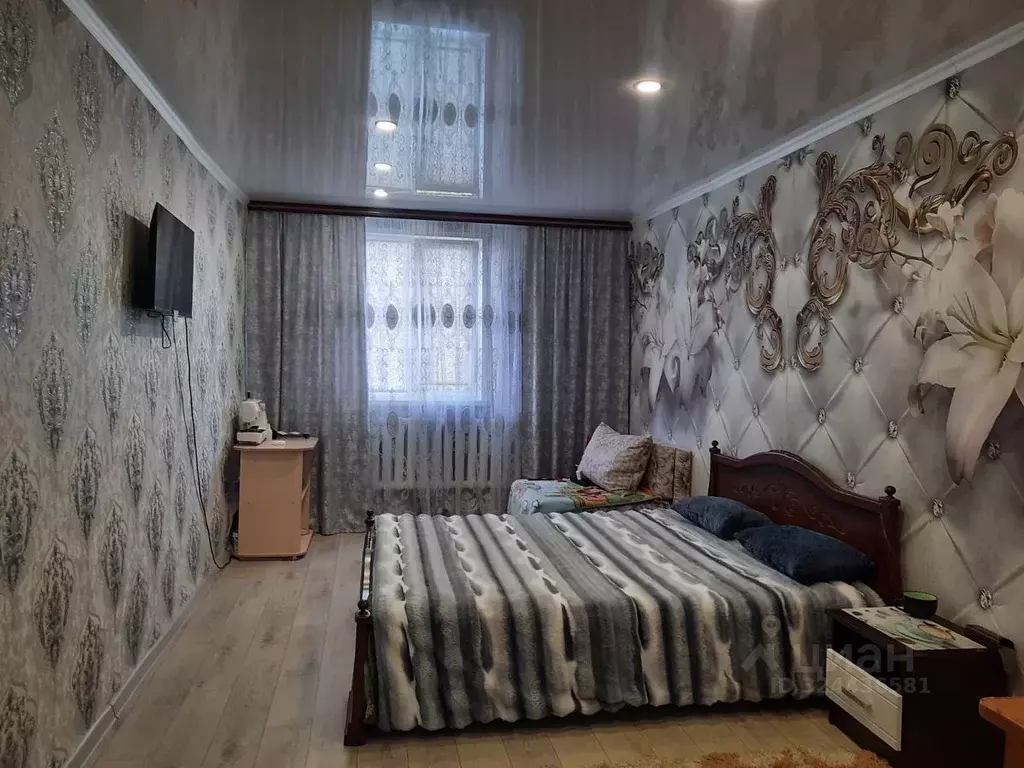 Дом в Курская область, Октябрьский район, Дьяконовский сельсовет, с. ... - Фото 1