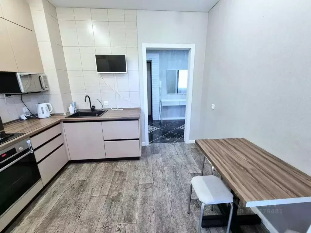 1-к кв. Татарстан, Казань ул. Рауиса Гареева, 90к1 (40.0 м) - Фото 0
