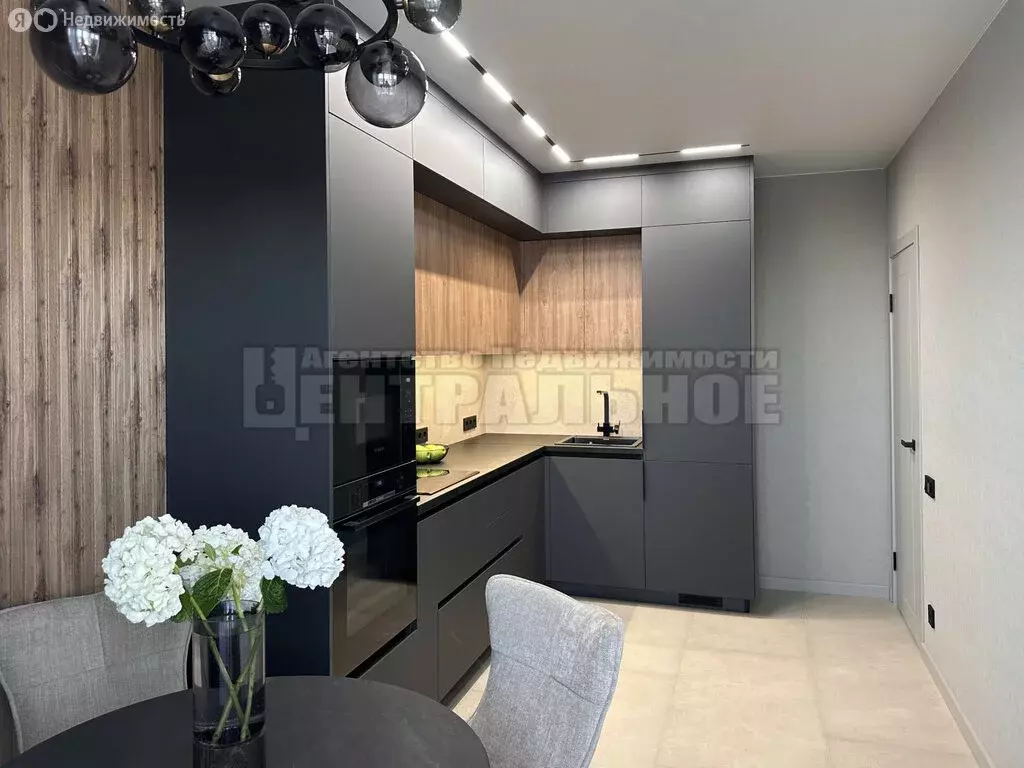 2-комнатная квартира: Смоленск, улица Александра Степанова, 12 (55.5 ... - Фото 2