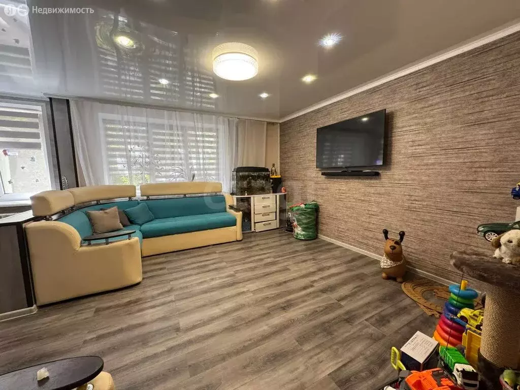 3-комнатная квартира: Оренбург, Туркестанская улица, 41 (61 м) - Фото 1