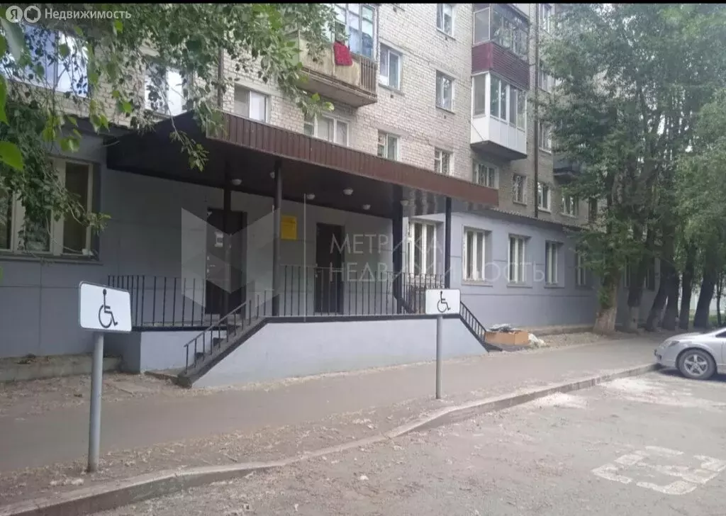 2-комнатная квартира: Тюмень, улица Пермякова, 10 (44 м) - Фото 1