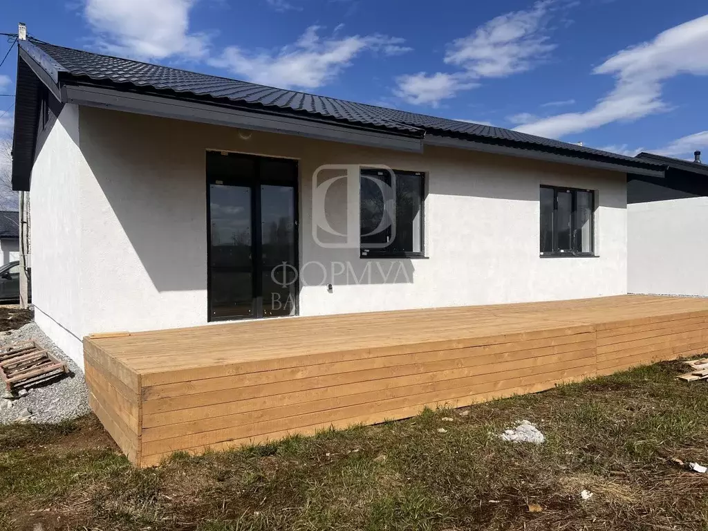 Дом в Свердловская область, Екатеринбург муниципальное образование, с. ... - Фото 1