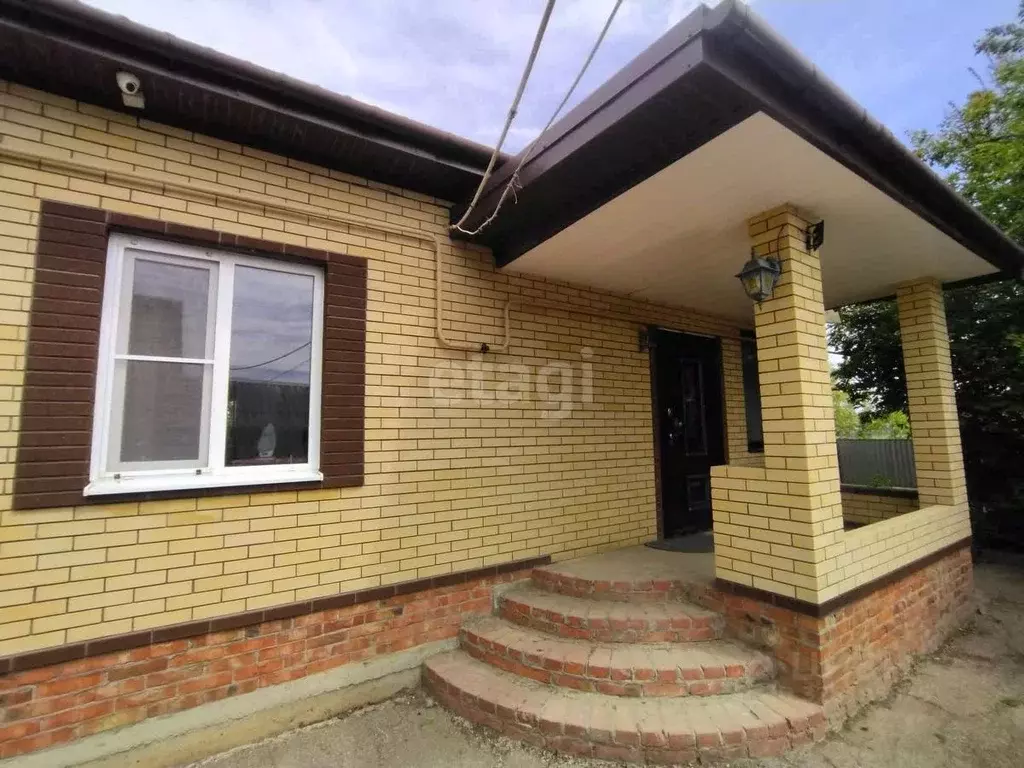 Дом в Краснодарский край, Ейский район, Александровское с/пос, с. ... - Фото 1