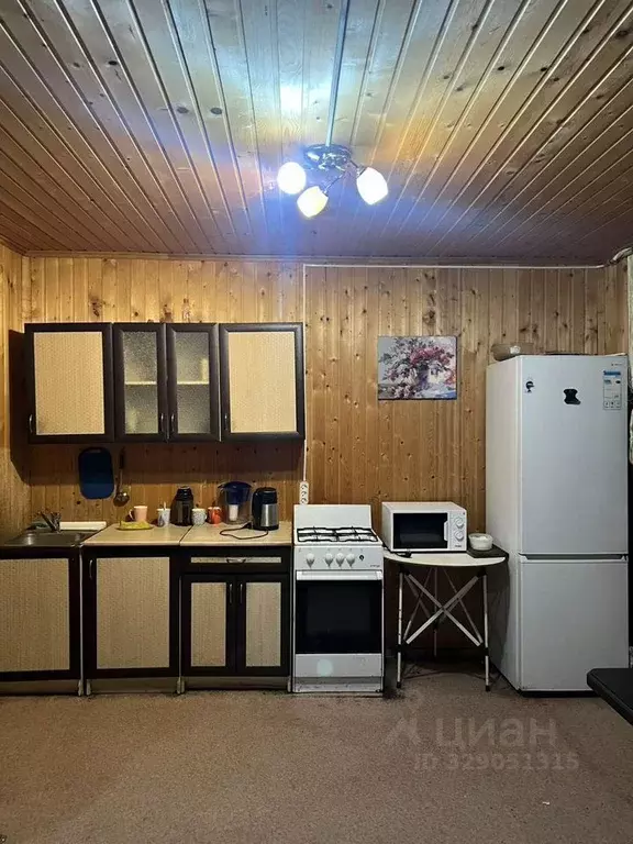 Дом в Ленинградская область, Кингисеппский район, Котельское с/пос, д. ... - Фото 1