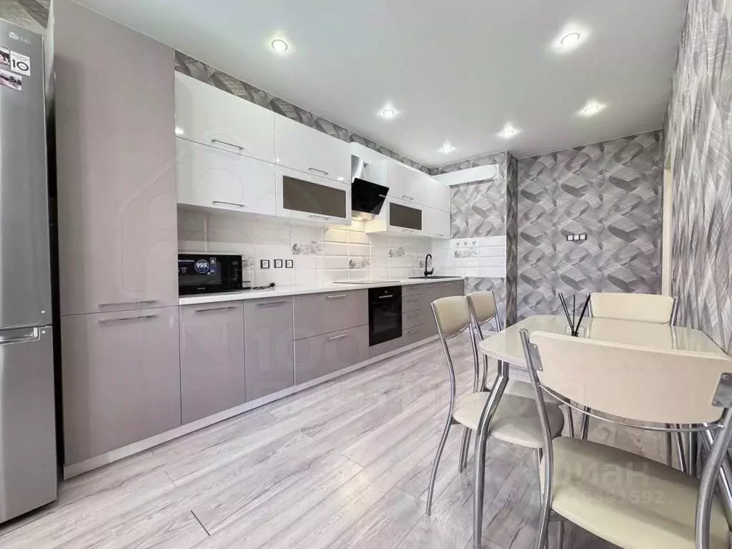 2-к кв. Иркутская область, Иркутск Депутатская ул., 53 (70.0 м) - Фото 0