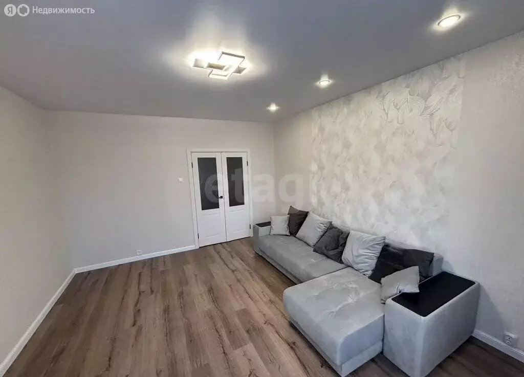 1-комнатная квартира: Калуга, улица Фомушина, 2 (44 м) - Фото 2