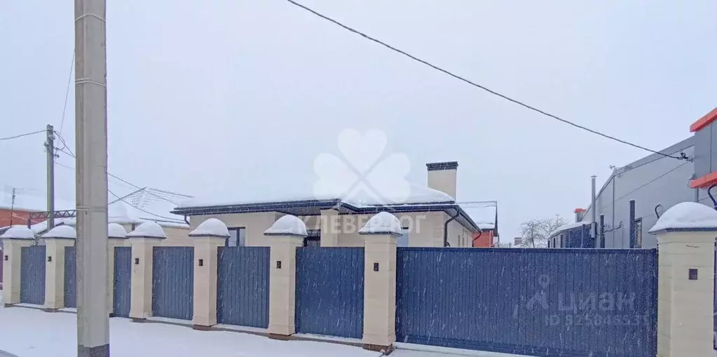 Дом в Краснодарский край, Северская ст-ца ул. Калинина, 77Б (100 м) - Фото 1