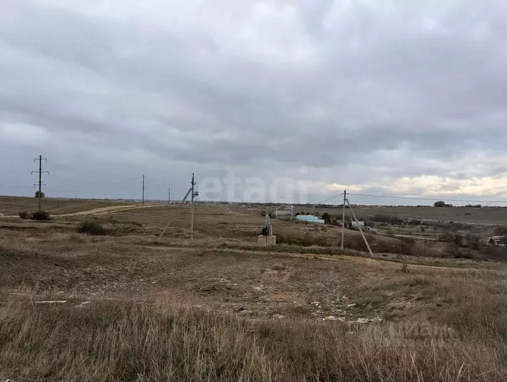 Участок в Крым, Черноморское пгт ул. Шейхларская, 24 (4.5 сот.) - Фото 1