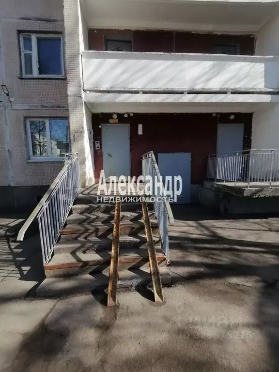 Помещение свободного назначения в Санкт-Петербург ул. Коммуны, 32к2 ... - Фото 1