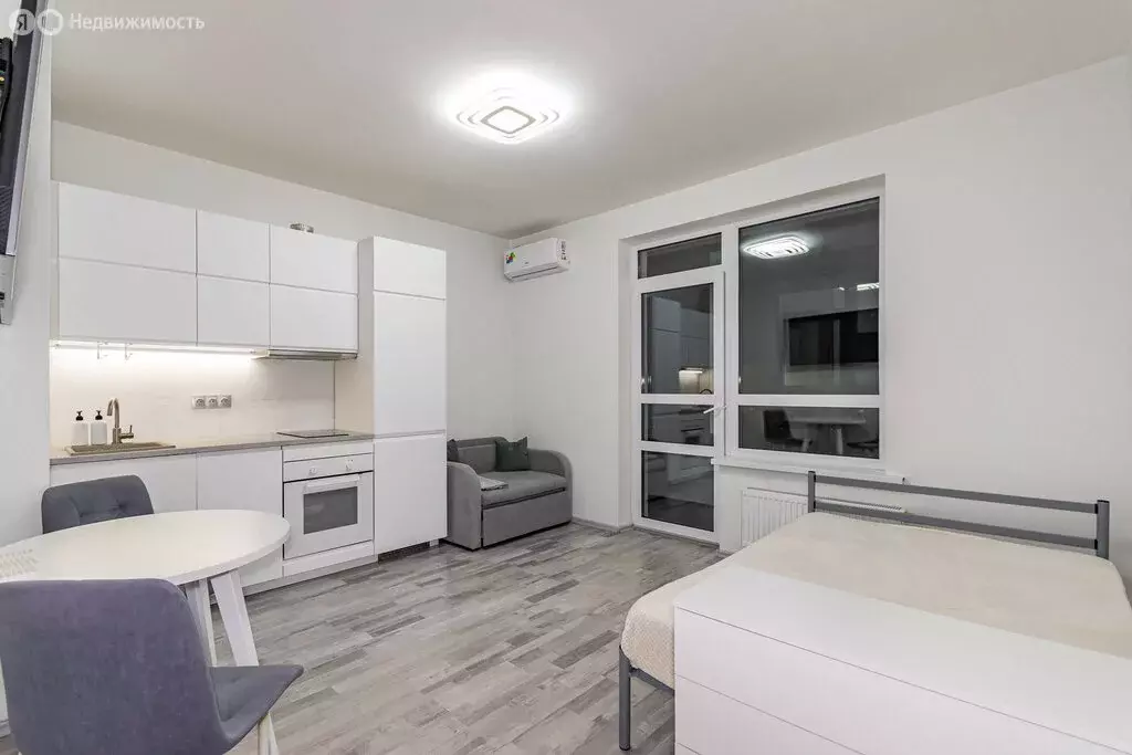 Квартира-студия: Екатеринбург, улица Начдива Васильева, 34 (25.7 м) - Фото 1