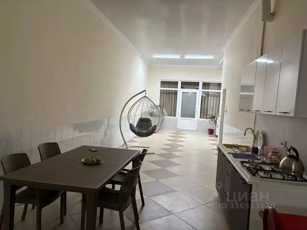 Дом в Дагестан, Каспийск ул. Чернышевского, 65 (120 м) - Фото 1