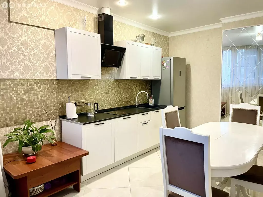 2-комнатная квартира: Краснодар, Ленинский переулок, 20/1к10 (63 м) - Фото 1