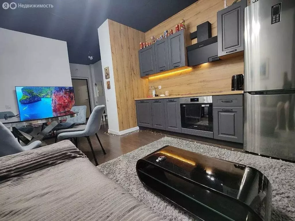 2-комнатная квартира: Тюмень, проезд Геологоразведчиков, 44 (62 м) - Фото 0