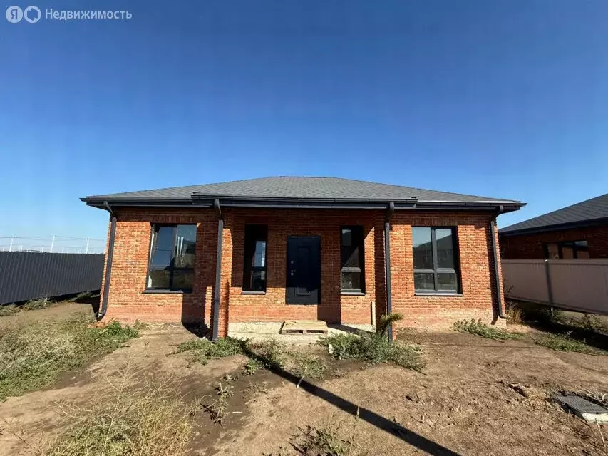 Дом в село Новобессергеневка, Земляничная улица (100 м) - Фото 1