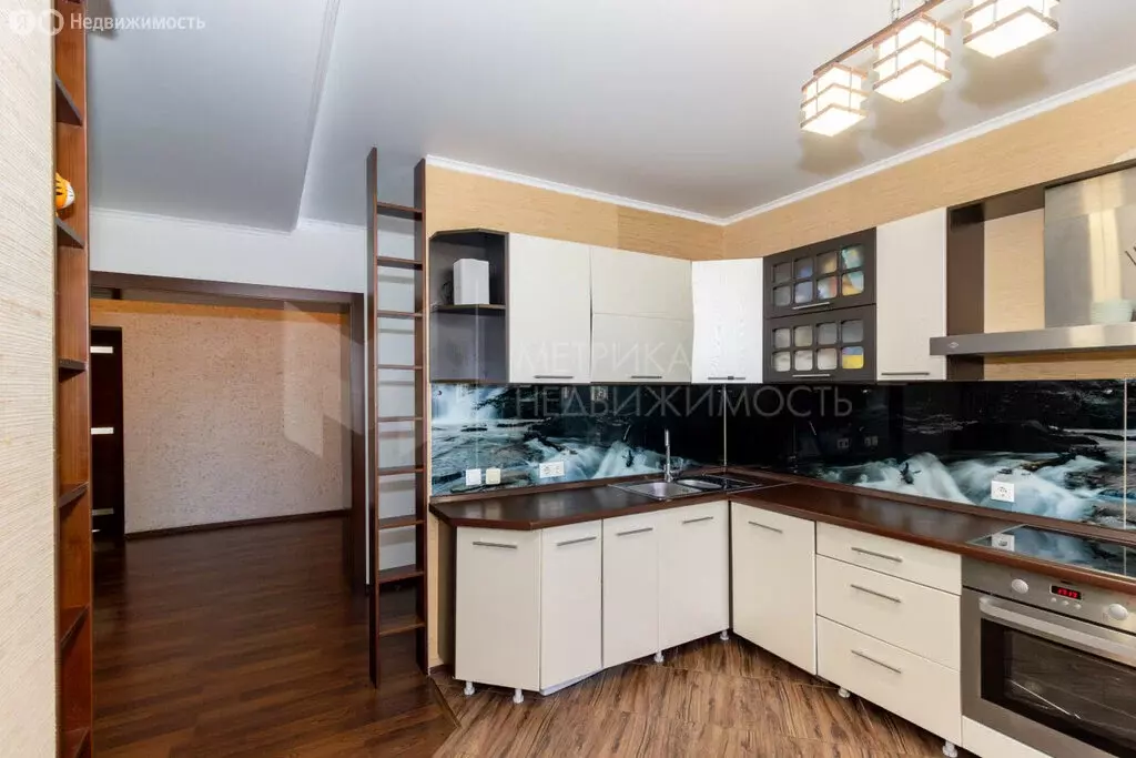 2-комнатная квартира: Тюмень, Амурская улица, 4 (66.4 м) - Фото 1
