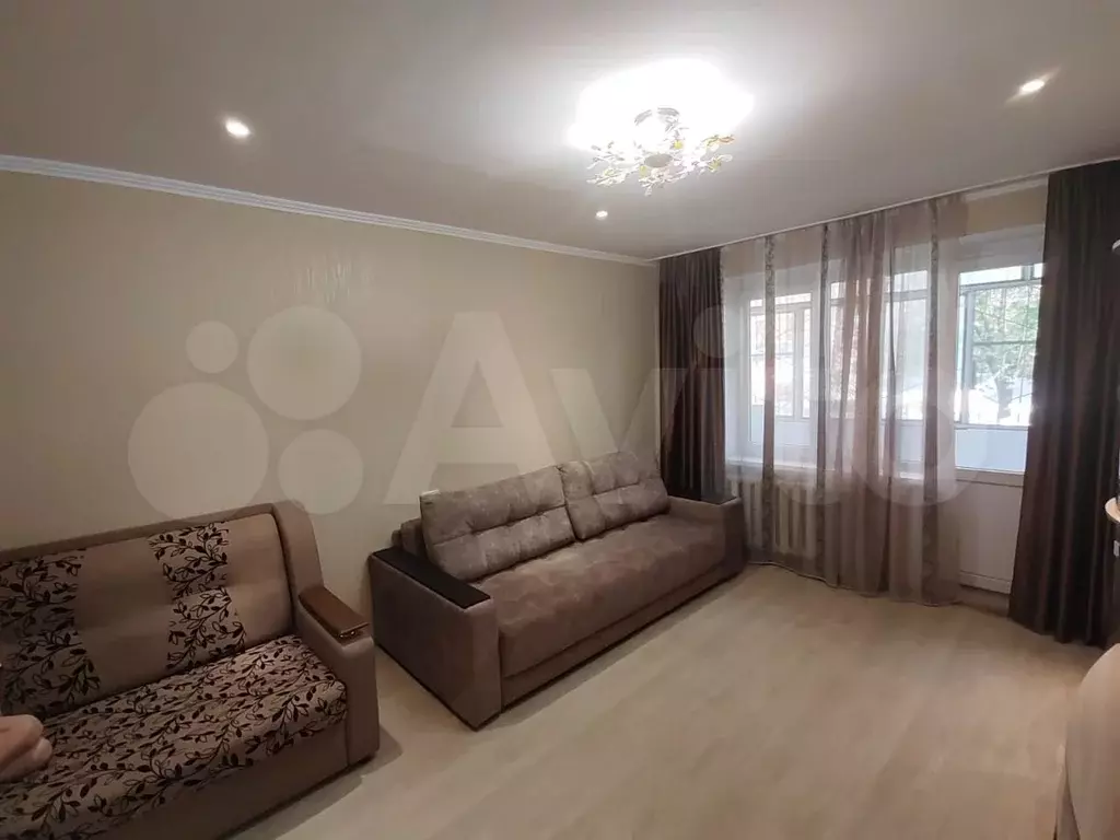 1-к. квартира, 40 м, 1/9 эт. - Фото 1