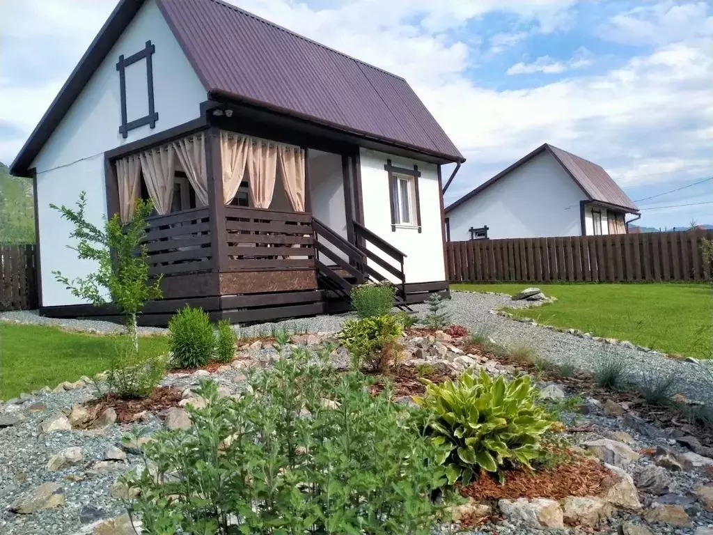 Дом в Алтай, Чемальский район, с. Чемал ул. Уютная, 38 (30 м) - Фото 0