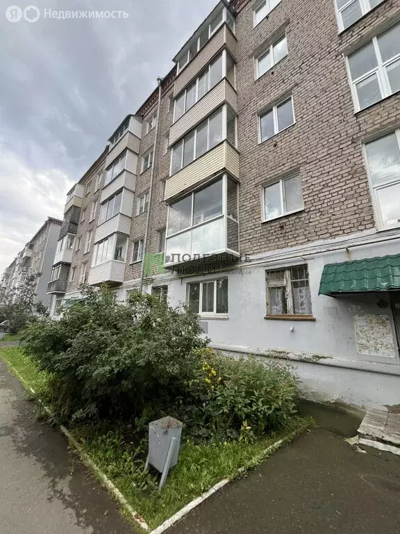 3-комнатная квартира: Ижевск, улица Лихвинцева, 58 (55 м) - Фото 0