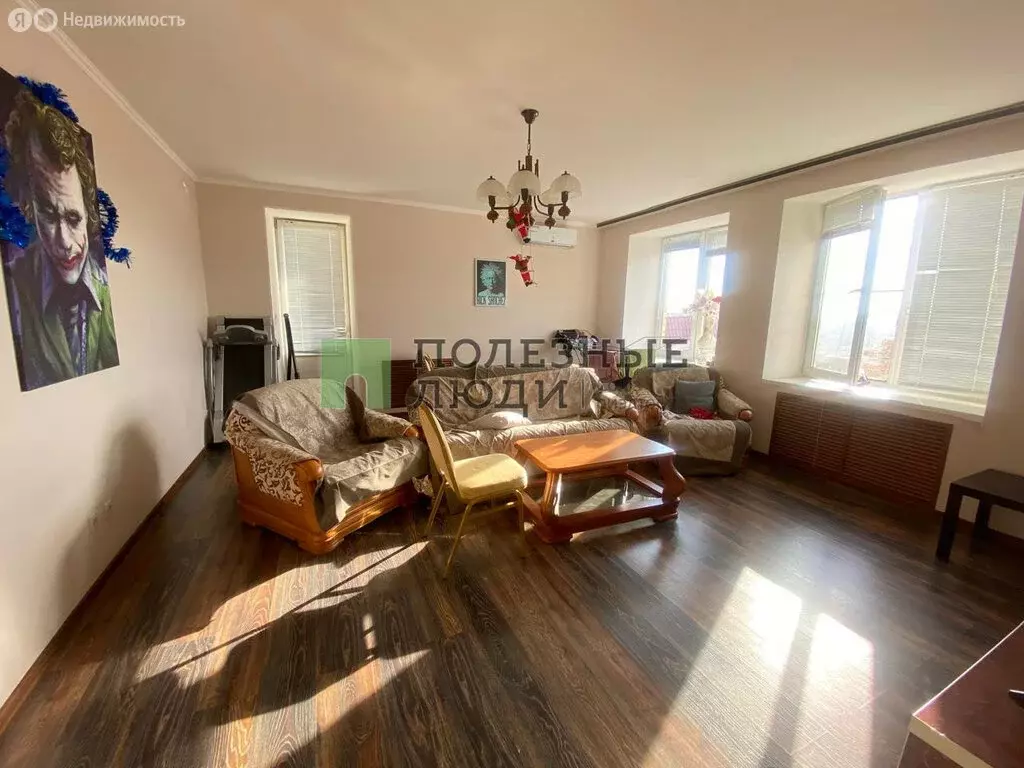 3-комнатная квартира: Астрахань, улица Кирова, 87 (107 м) - Фото 1