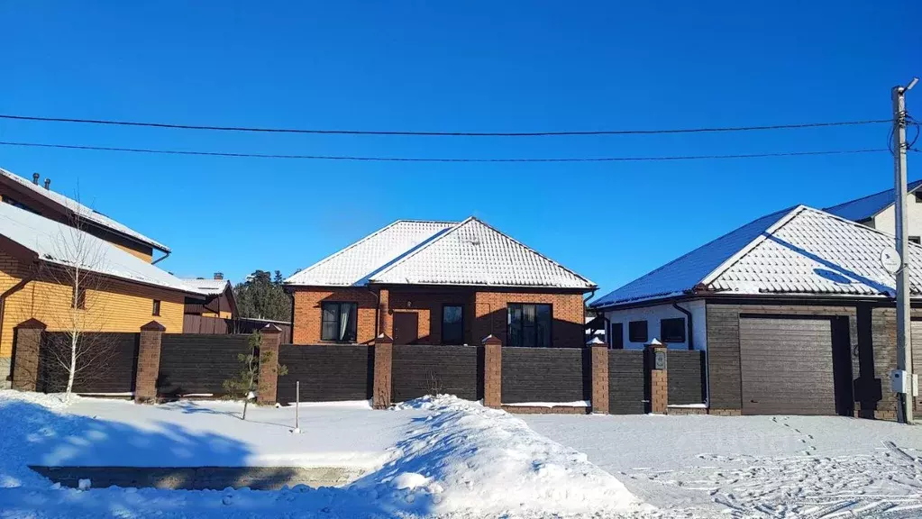 Дом в Алтайский край, Павловский район, с. Павловск ул. Сосновая ... - Фото 1