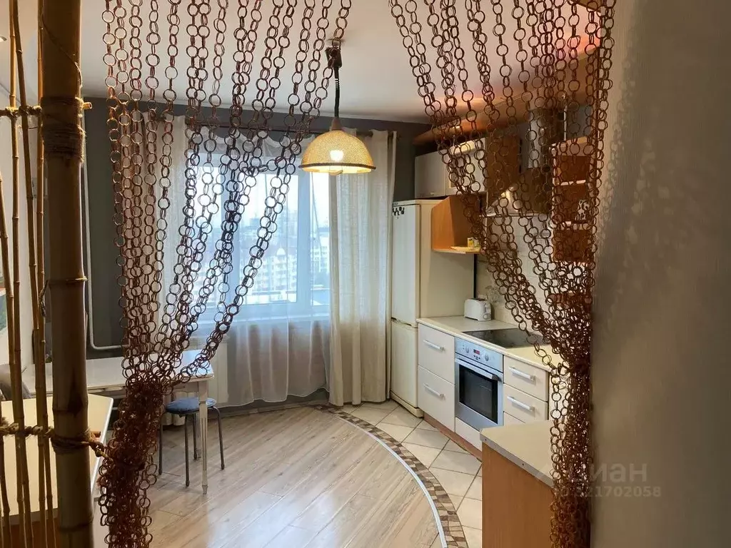 3-к кв. Свердловская область, Екатеринбург ул. Уральская, 77 (71.3 м) - Фото 1