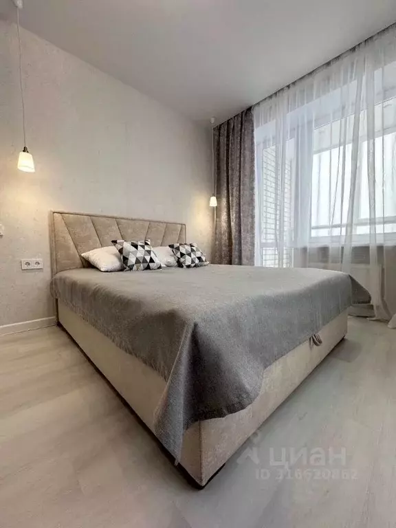 1-к кв. Тюменская область, Тюмень ул. Мельникайте, 2к19 (60.0 м) - Фото 0