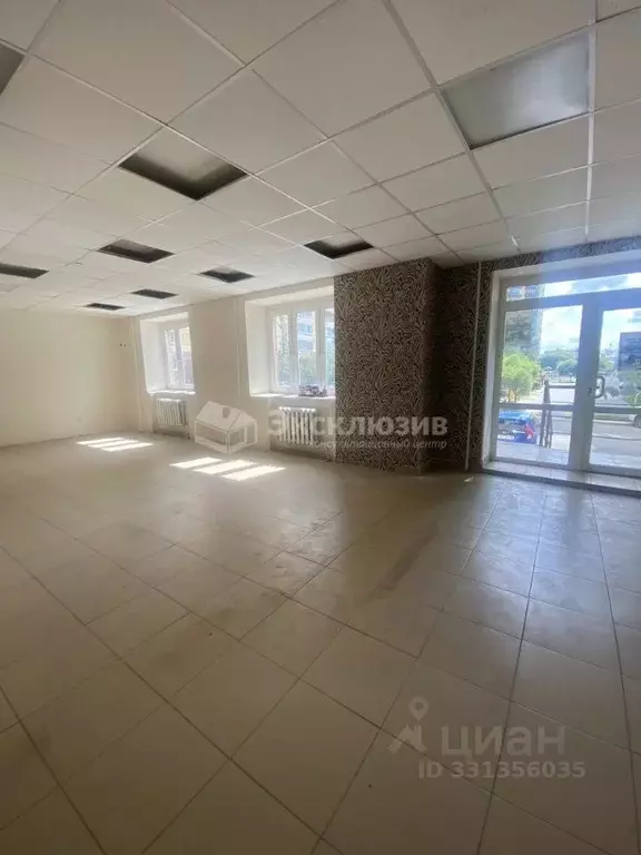 Помещение свободного назначения в Тюменская область, Тюмень ул. ... - Фото 1