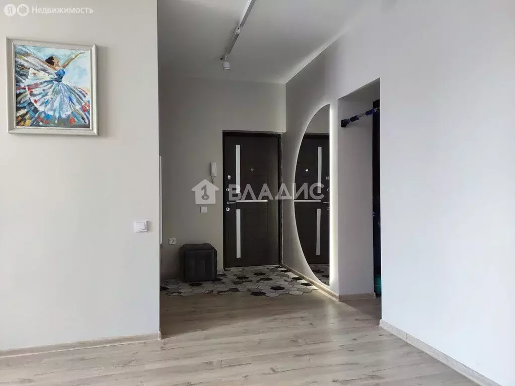 3-комнатная квартира: Улан-Удэ, улица Гагарина, 87 (76 м) - Фото 0