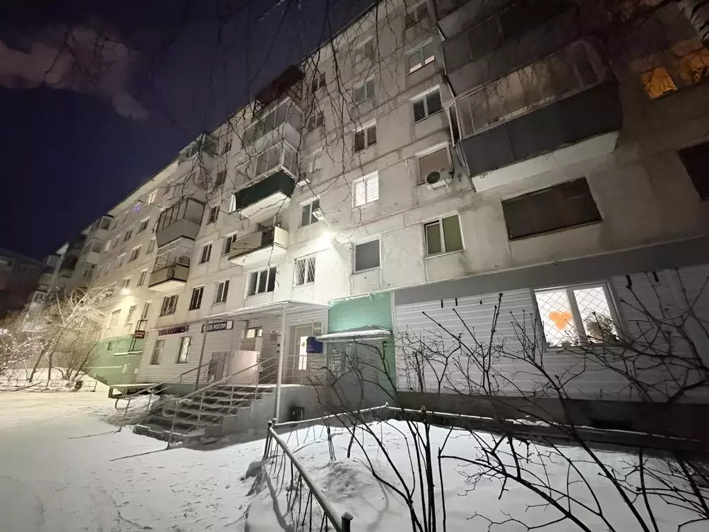 2-к кв. Челябинская область, Златоуст 3-й микрорайон проспекта имени ... - Фото 2