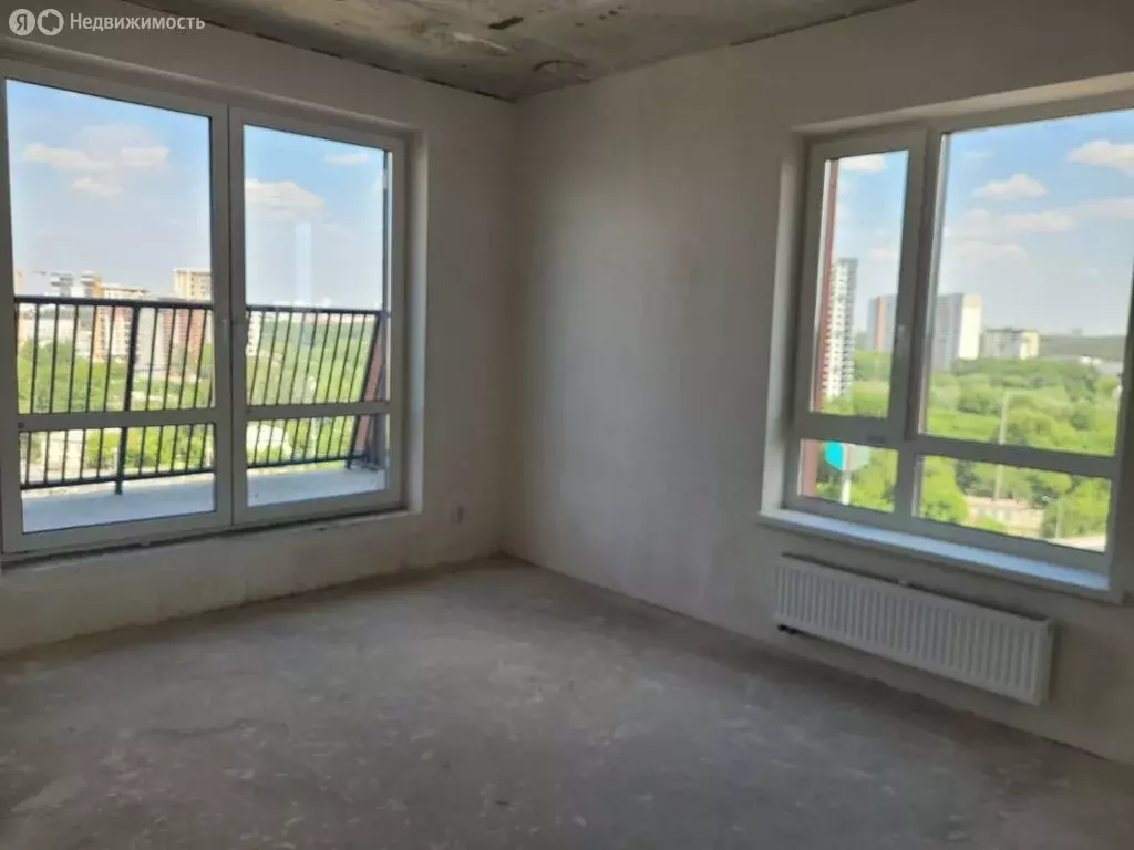 3-комнатная квартира: Екатеринбург, Онежская улица, 4 (68.4 м) - Фото 0