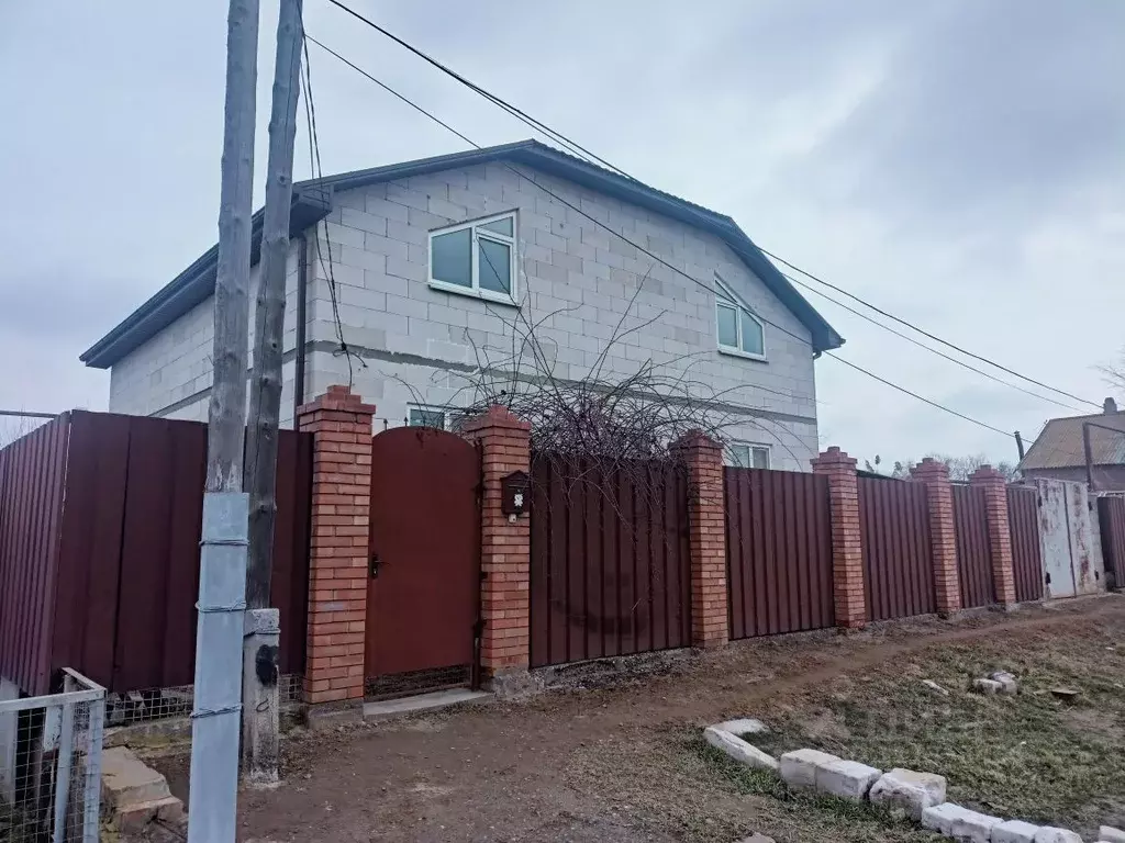 Дом в Астраханская область, Астрахань Волгоградская ул., 42 (181 м) - Фото 0