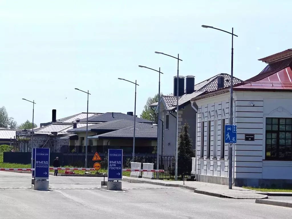 Дом в Санкт-Петербург, Санкт-Петербург, Петергоф Ропшинское ш. (420 м) - Фото 1