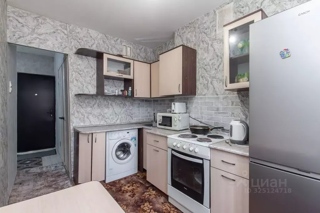 3-к кв. Алтайский край, Барнаул ул. Сухэ-Батора, 9 (60.2 м) - Фото 0