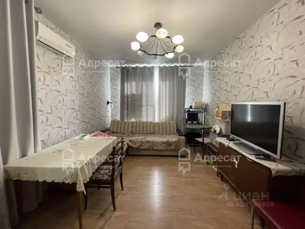 3-к кв. Волгоградская область, Волгоград ул. Генерала Шумилова, 27 ... - Фото 0