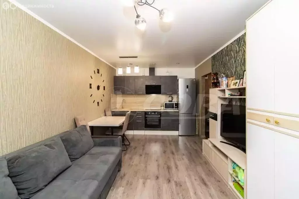 Квартира-студия: Тюмень, улица Вадима Бованенко, 1 (33 м) - Фото 1