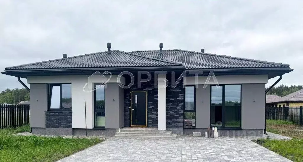 Дом в Тюменская область, Тюменский муниципальный округ, д. Падерина ... - Фото 1