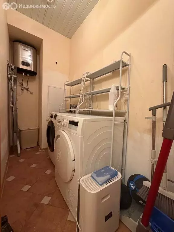 3-комнатная квартира: посёлок городского типа ВНИИССОК, улица Михаила ... - Фото 1