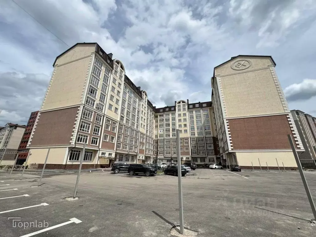 2-к кв. Кабардино-Балкария, Нальчик ул. Тлостанова, 28Б (75.0 м) - Фото 1