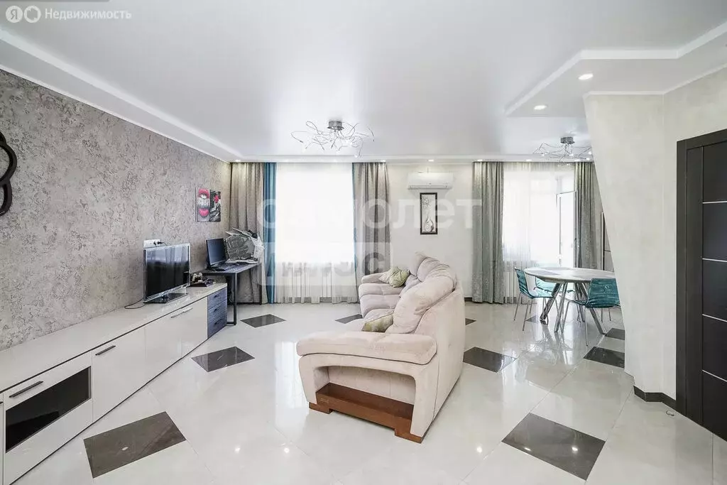 2-комнатная квартира: Омск, улица Красный Путь, 143к3 (73.8 м) - Фото 1