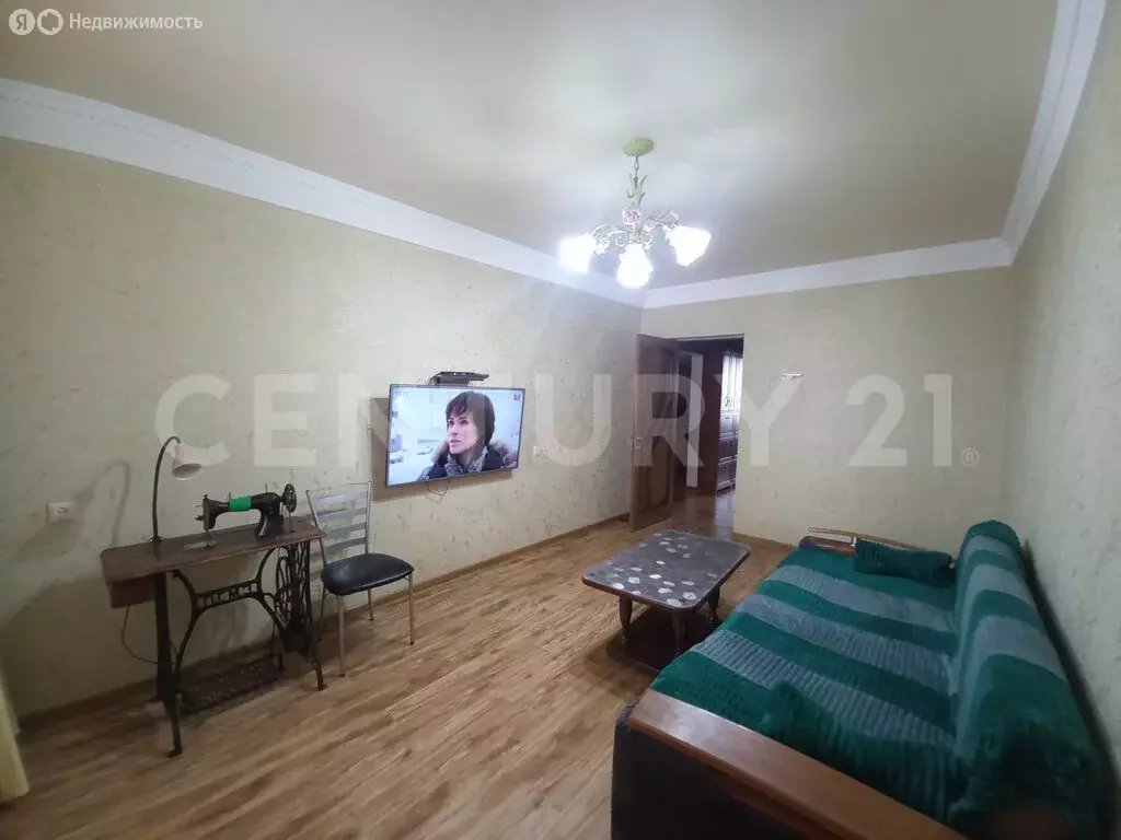 3-комнатная квартира: Махачкала, улица Ушакова, 3 (86.3 м) - Фото 1